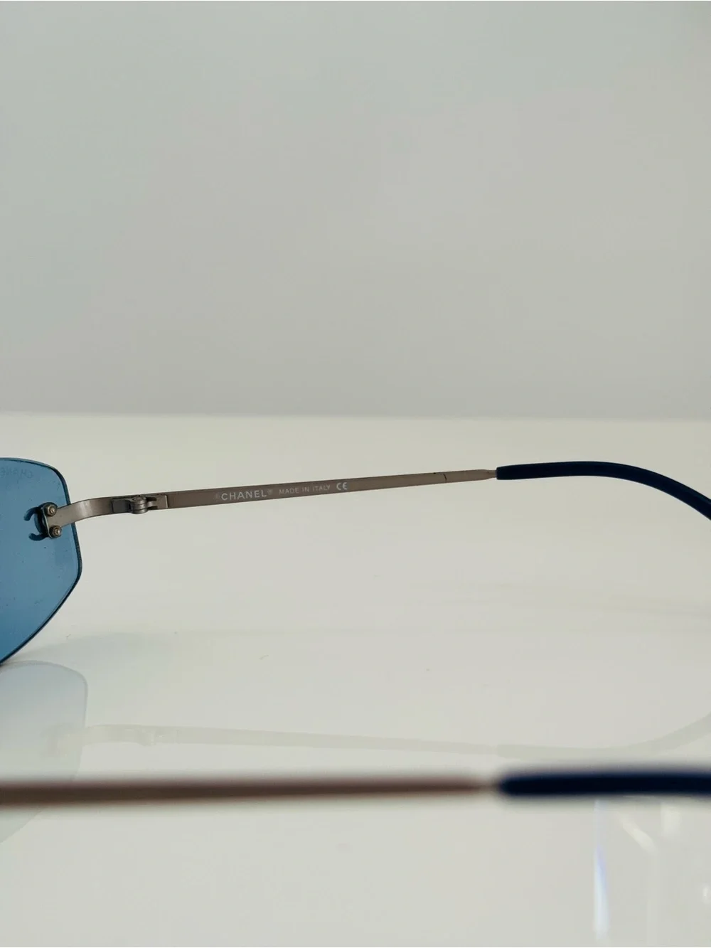 RARE 💫 vintage Chanel blue rimless sunglasses.